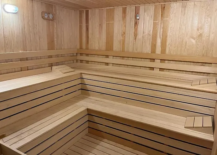 Retreat, Block B1, Unit15 アパート